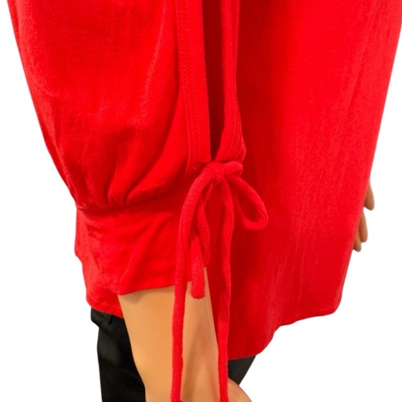 NWOT CHELSEA & THEODORE Vibrant Red 3/4 Tie Sleeve Low Back Blouse Small - Picture 2 of 8